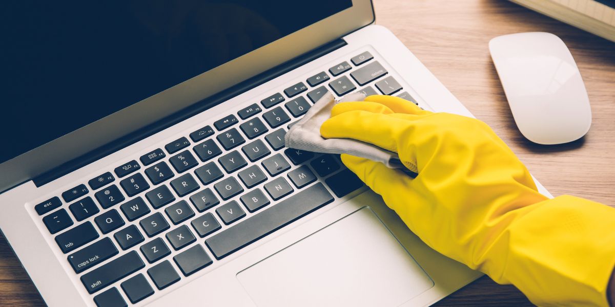 Avec quoi nettoyer le clavier de son pc portable ?