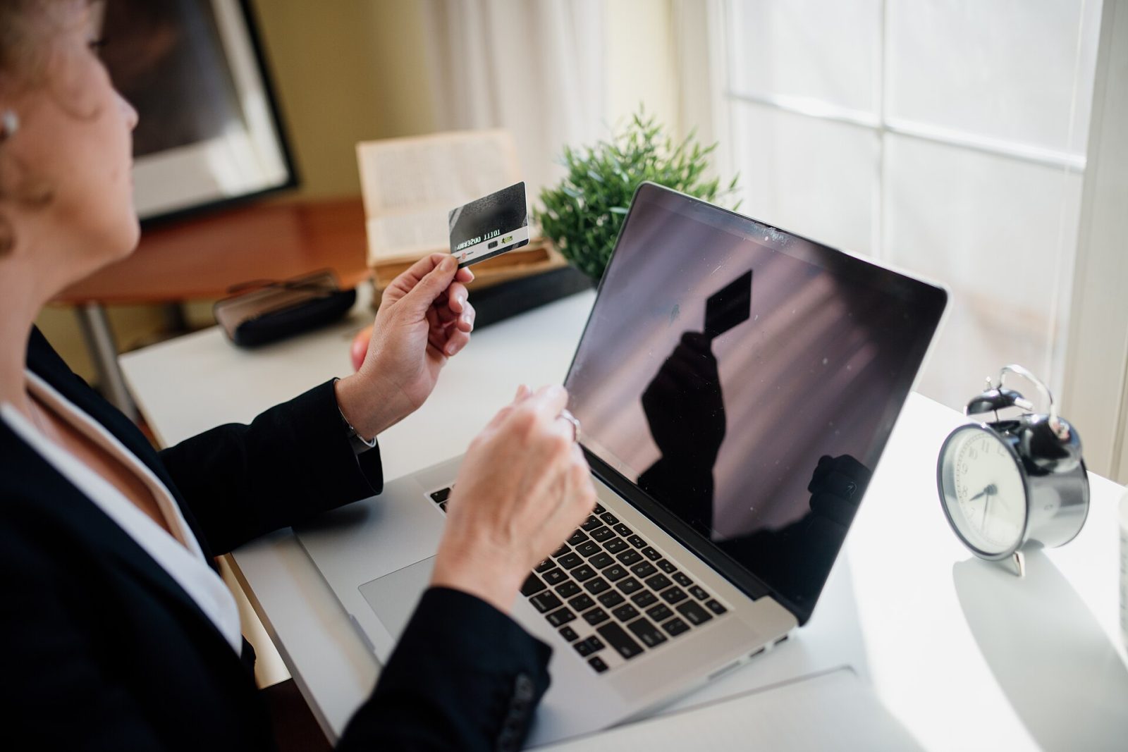 Agent IA pour PME : ce qu&rsquo;il remplace vraiment