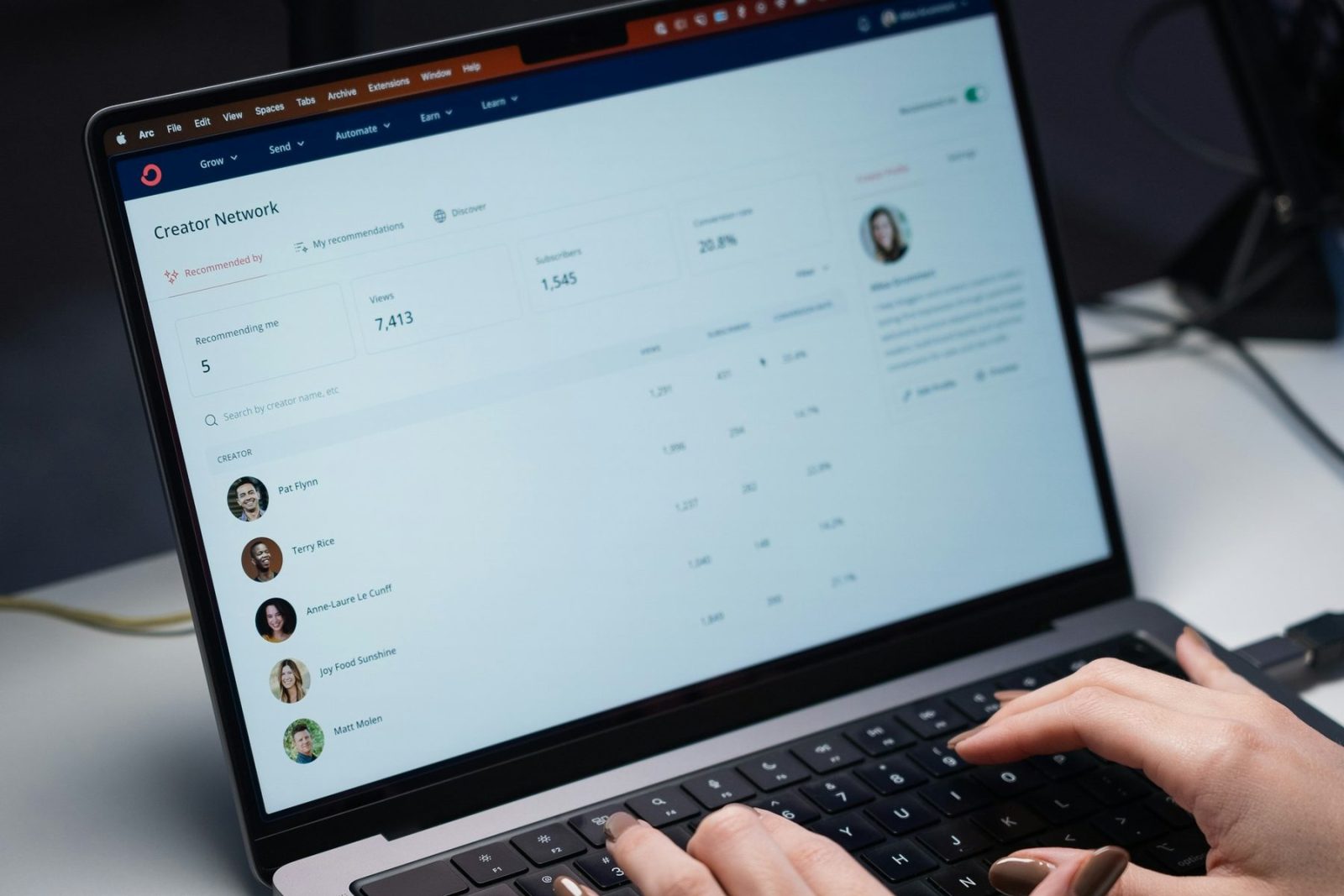 CRM gratuit : 6 outils comparés selon la taille de l’équipe