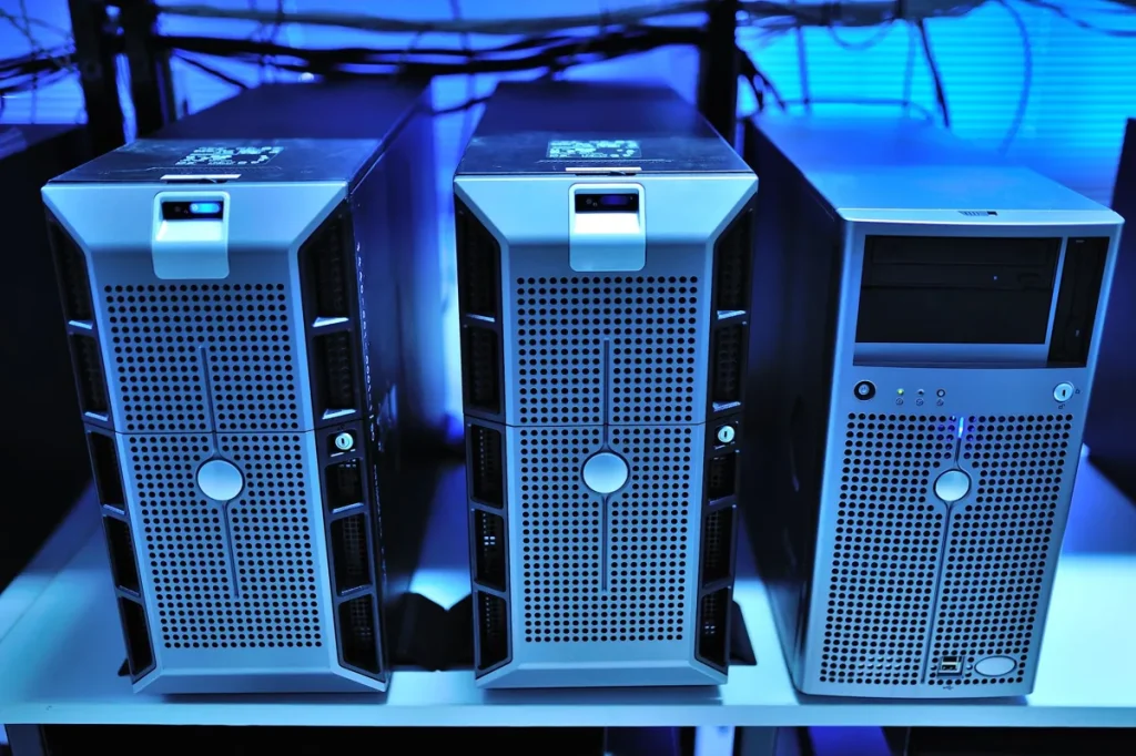 Serveur SMTP : host, port, authentification et service à choisir