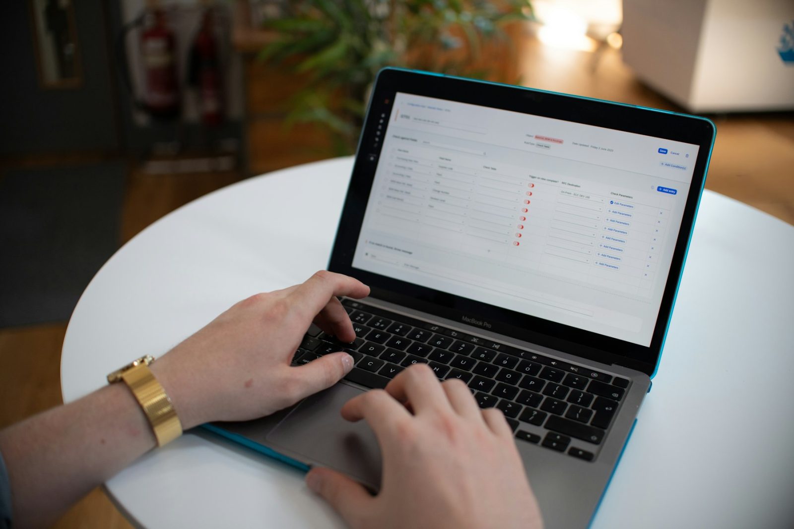 Développement d&rsquo;application métier : quand une PME doit passer au sur mesure