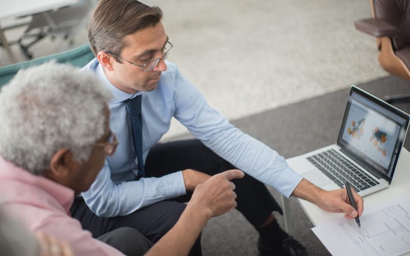 Pourquoi faire appel à un courtier pour vos logiciels de gestion PME
